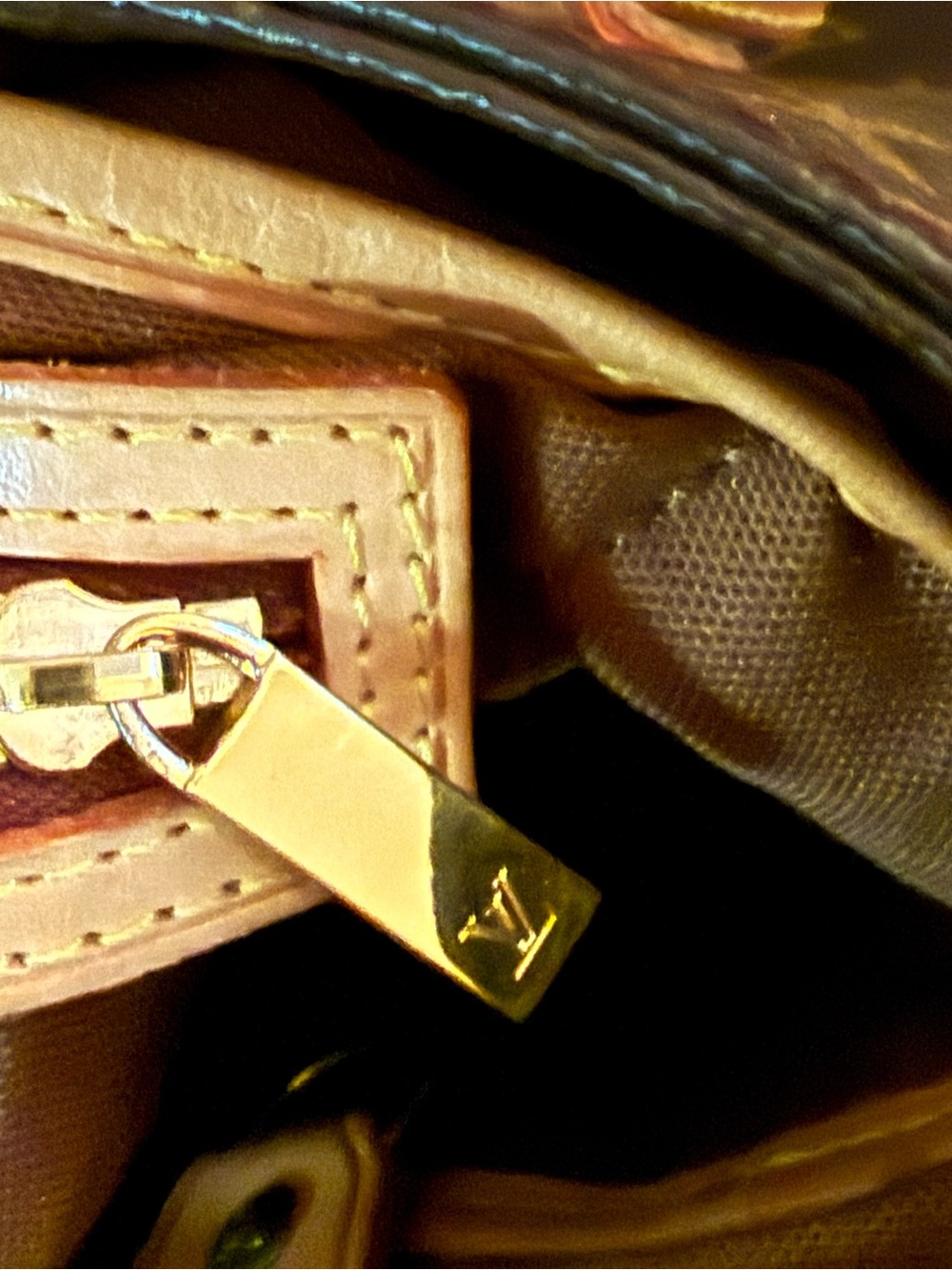🔥EUC Louis Vuitton Monogram Vavin PM SR1010 comes with dustbag🔥 - Picture 10 of 17